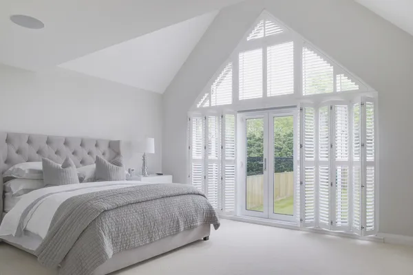 TS BURLEY SHAPED DOOR WHITE OPEN