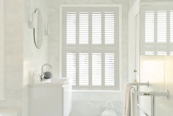 TS 2023 VINY SHUTTER COTTON WHITE BATHROOM 06